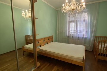 3-к квартира, 100 м², 1/3 эт.