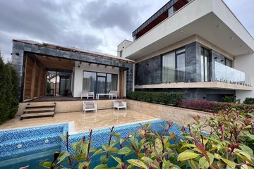 Дом, 246 м², 2 эт.