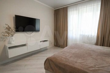 2-к квартира, 72 м², 1/10 эт.