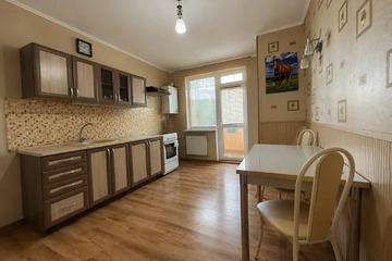 2-к квартира, 74,8 м², 1/6 эт.