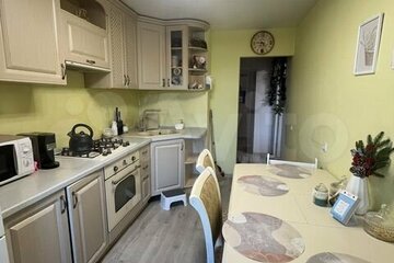 2-к квартира, 60,3 м², 2/10 эт.