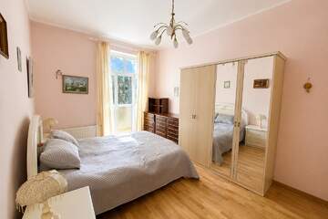 2-к квартира, 73 м², 2/4 эт.