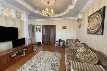 4-к квартира, 152 м², 2/3 эт.